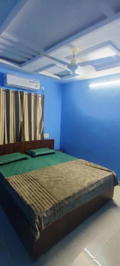Apartment Rushitha Stay-ac Rooms-free Wifi-flat Tv- Kitchen-door Service-near To Alipiri *