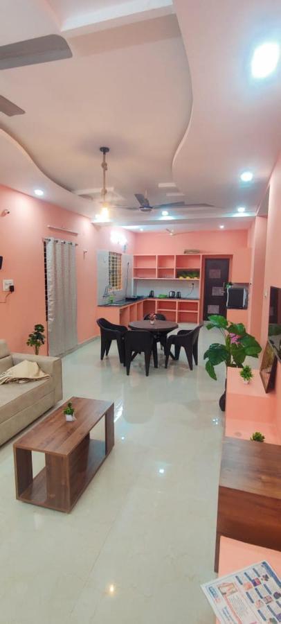 Rushitha Stay-ac Rooms-free Wifi-flat Tv- Kitchen-door Service-near To Alipiri *
